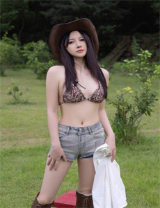他疯狂地嗦我奶头好舒服